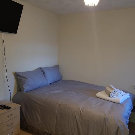 Alder En-Suites Self-Catering With Private Shower 1 사우샘프턴 외부 사진