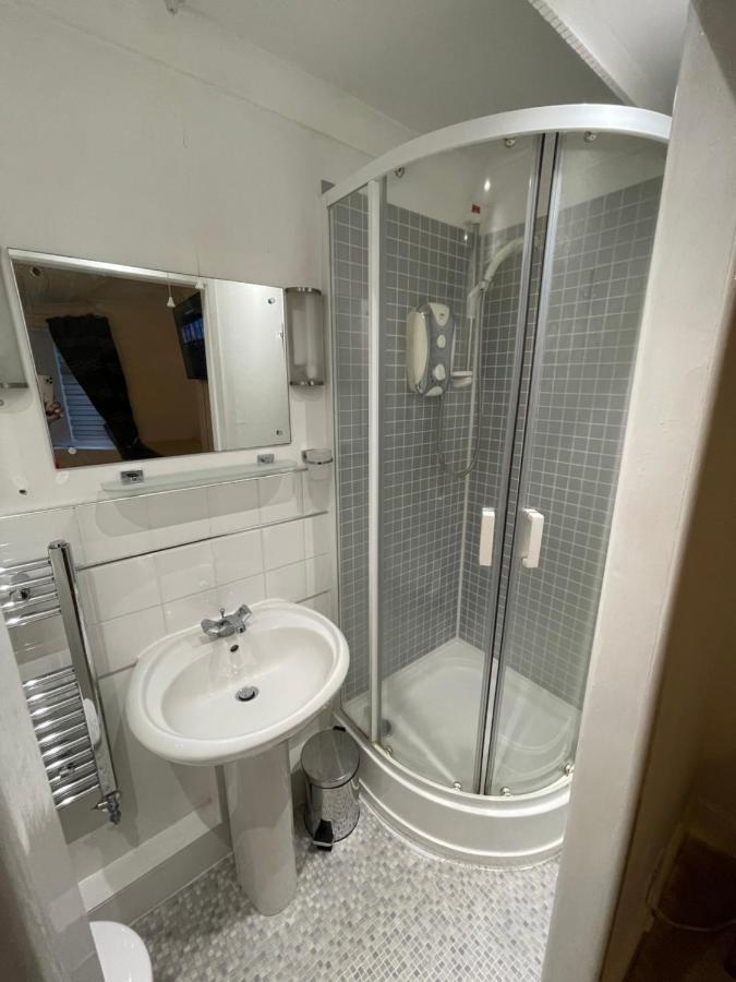Alder En-Suites Self-Catering With Private Shower 1 사우샘프턴 외부 사진