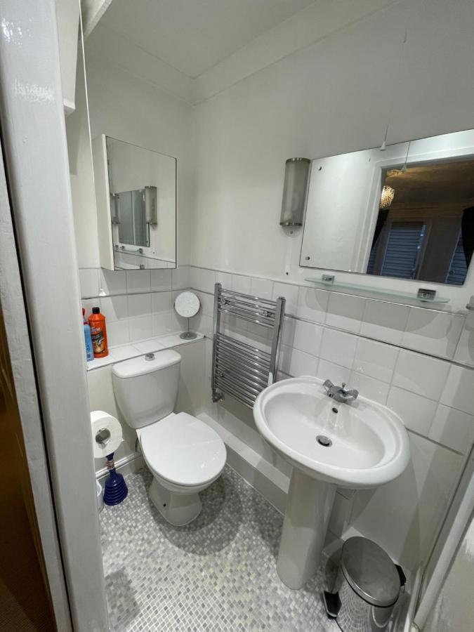 Alder En-Suites Self-Catering With Private Shower 1 사우샘프턴 외부 사진