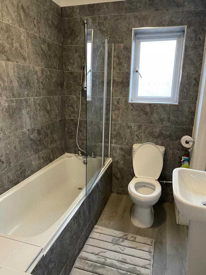 Alder En-Suites Self-Catering With Private Shower 1 사우샘프턴 외부 사진