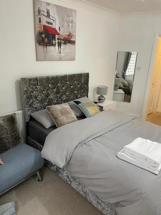 Alder En-Suites Self-Catering With Private Shower 1 사우샘프턴 외부 사진