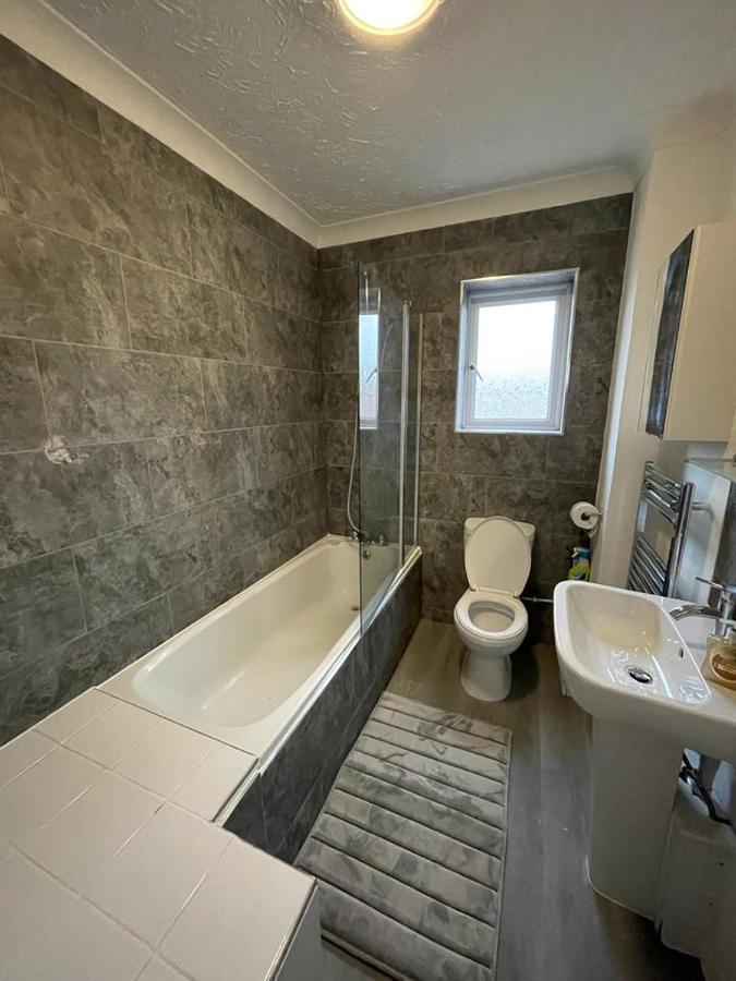 Alder En-Suites Self-Catering With Private Shower 1 사우샘프턴 외부 사진