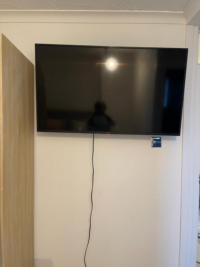 Alder En-Suites Self-Catering With Private Shower 1 사우샘프턴 외부 사진